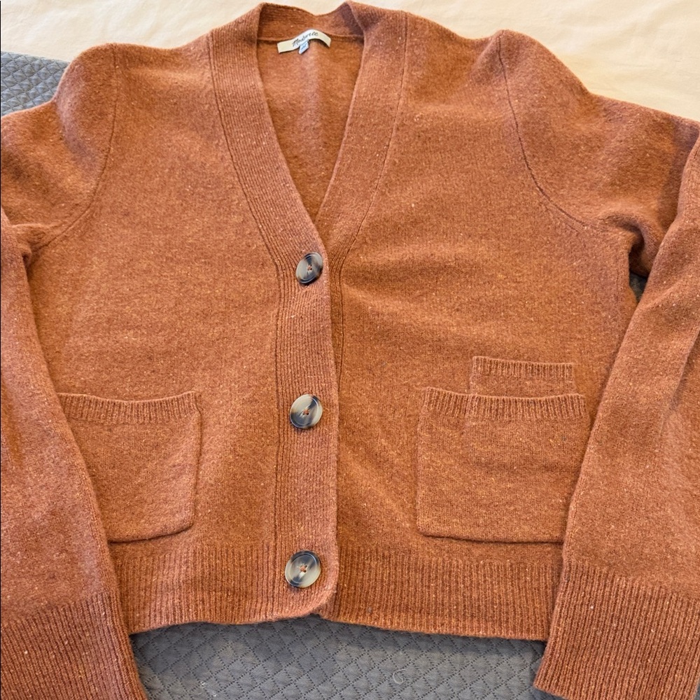 Madewell women’s short cardigan sweater